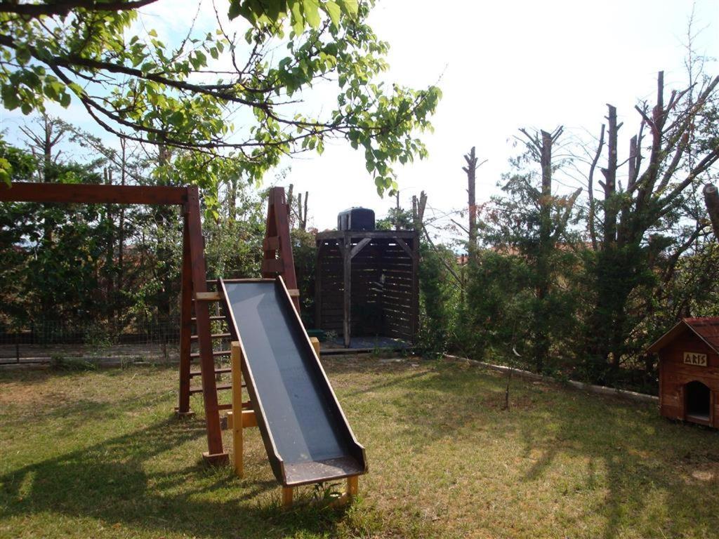 Wonderful House With Private Garden Villa Флогита Екстериор снимка