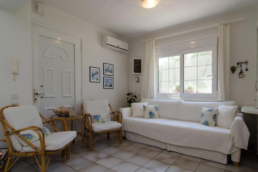 Wonderful House With Private Garden Villa Флогита Екстериор снимка
