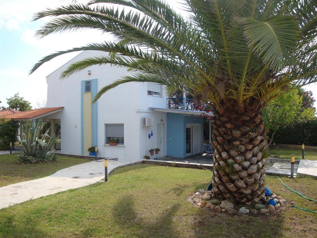 Wonderful House With Private Garden Villa Флогита Екстериор снимка