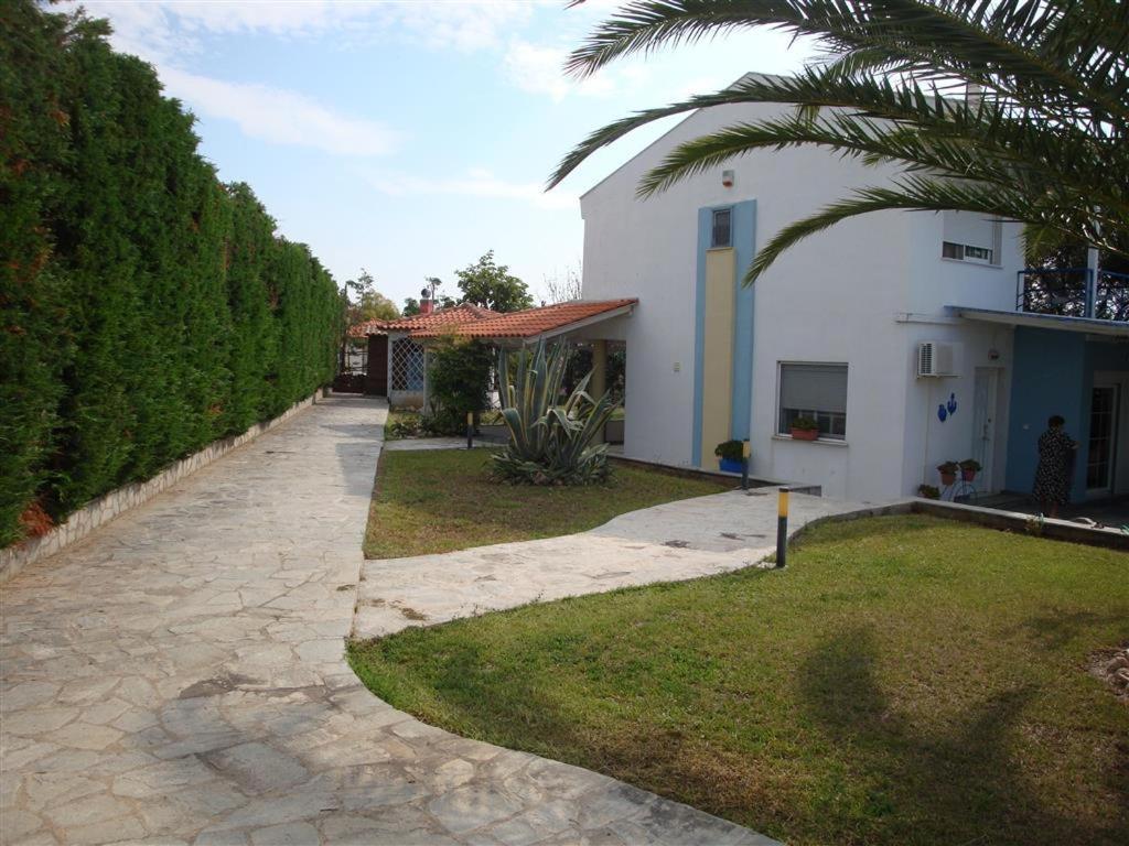 Wonderful House With Private Garden Villa Флогита Екстериор снимка